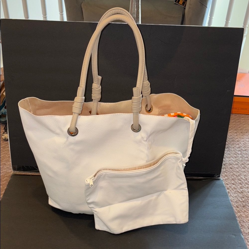 Elegant Cream Tote Bag with Pouch